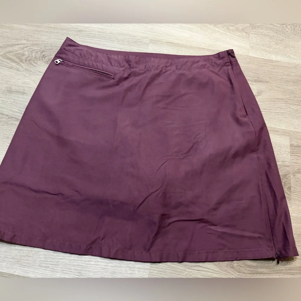 Patagonia Women’s Burgundy Skorts Size 8 - Picture 2 of 8